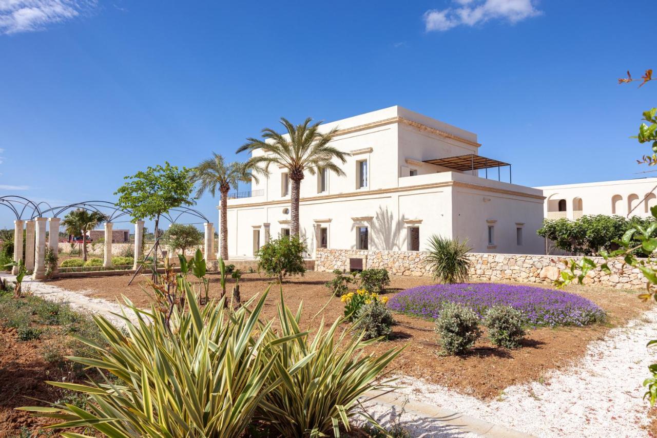 לינה וארוחת בוקר פראביטה Il Giardino Grande - Dimora In Salento מראה חיצוני תמונה